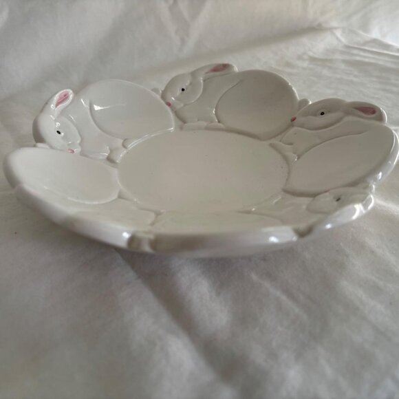 Adorable Rabbit Ceramic Plate - Perfect for Easter or Spring Decor - Picture 1 of 2